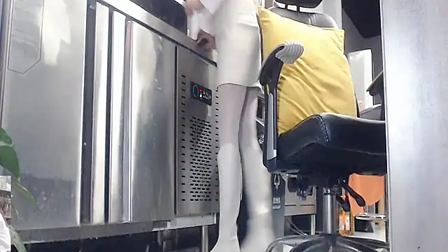 Eileen-L online show from 09.30.25