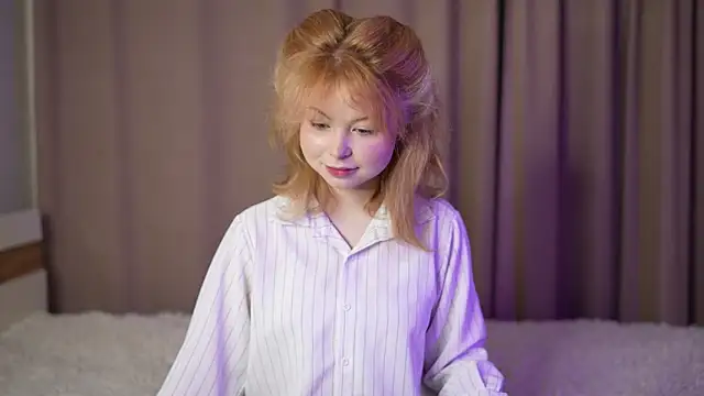 Stella Vanila online show from 10.04.25