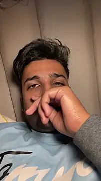 Snapshot of the_Shinchan@xh chatting on 11.12.25 the Shinchanxh online show from 11.12.25