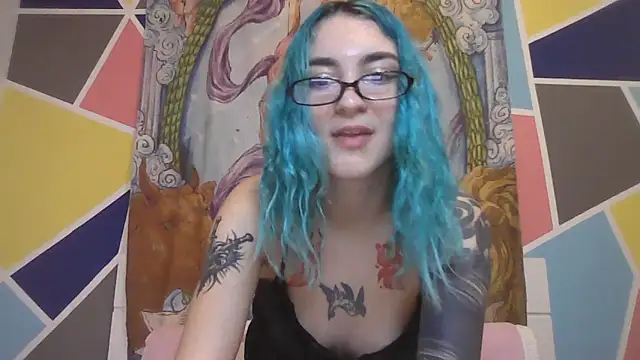 Snapshot of peetitefairy chatting on 10.26.25 peetitefairy online show from 10.26.25