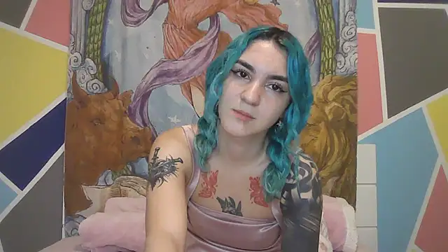 Snapshot of peetitefairy chatting on 10.30.25 peetitefairy online show from 10.30.25