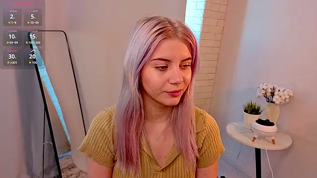 Snapshot of BlissBoardley chatting on 10.27.25 BlissBoardley online show from 10.27.25