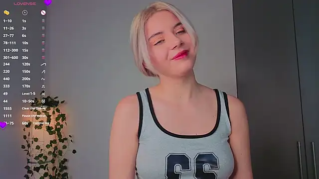 Snapshot of BlissBoardley chatting on 11.01.25 BlissBoardley online show from 11.01.25