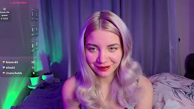 Snapshot of BlissBoardley chatting on 11.05.25 BlissBoardley online show from 11.05.25