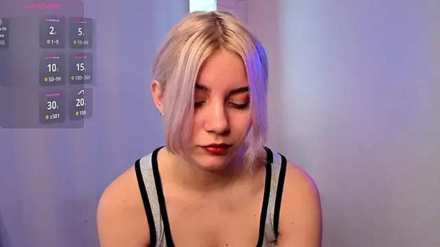 Snapshot of BlissBoardley chatting on 11.08.25 BlissBoardley online show from 11.08.25