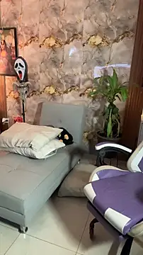 Snapshot of hannachris- chatting on 10.26.25 hannachris- online show from 10.26.25