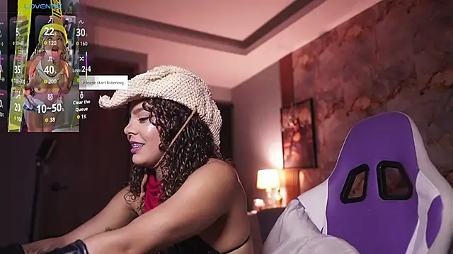 Snapshot of hannachris- chatting on 11.05.25 hannachris- online show from 11.05.25