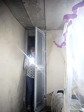 Dung-Thao19 online show from 10.31.25