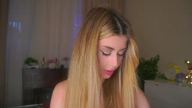 Snapshot of GeorginaHarn chatting on 04.24.26 GeorginaHarn online show from 04.24.26