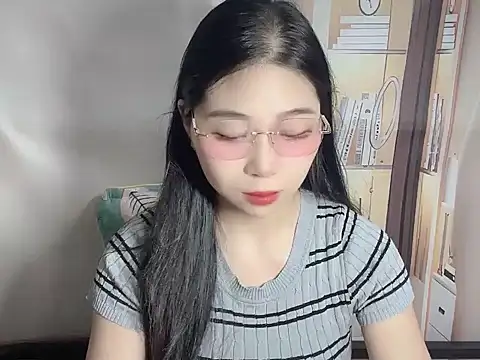 Strawberry18x online show from 09.09.25