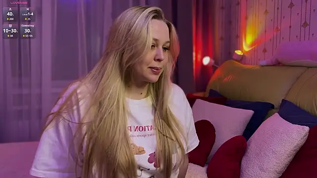 Estella Elwood online show from 03.16.26