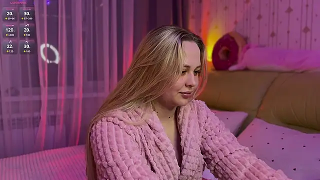 Estella Elwood online show from 04.21.26