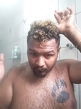 Snapshot of Mrdot22cm chatting on 09.28.25 Mrdot22cm online show from 09.28.25