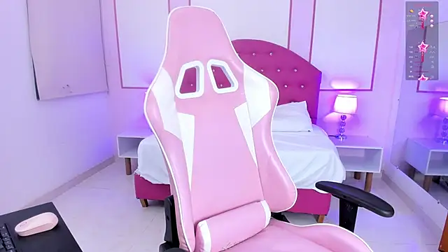 Snapshot of STEFANY_MOLL chatting on 11.05.25 STEFANY MOLL online show from 11.05.25