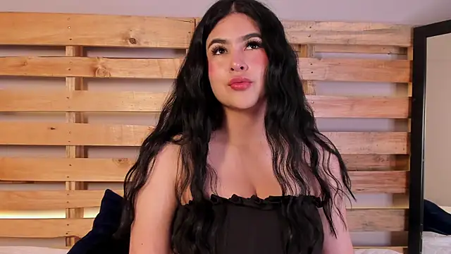 Emma  clark  online show from 09.24.25