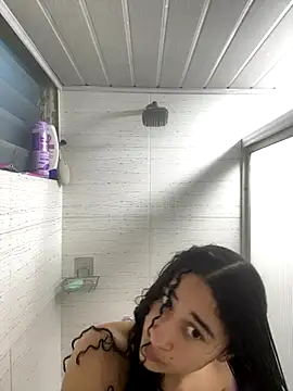 Snapshot of heartty_Milah chatting on 10.23.25 heartty Milah online show from 10.23.25