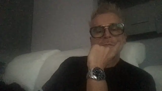 Axl hot online show from 09.25.25