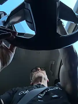 Axl hot online show from 04.07.26