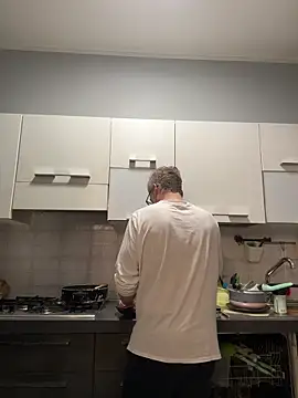 Axl hot online show from 04.13.26