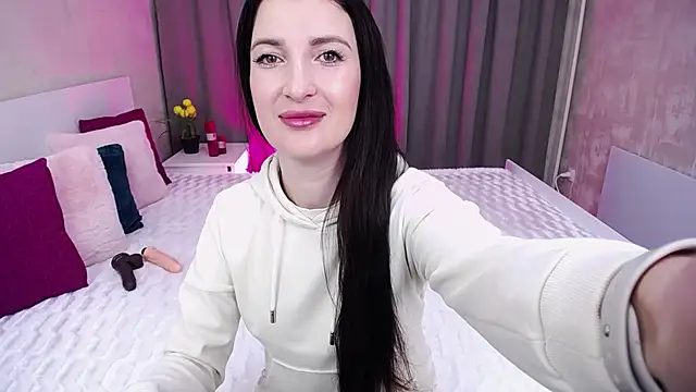 Snapshot of EvelinCuper chatting on 09.29.25 EvelinCuper online show from 09.29.25