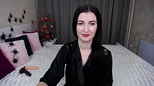 Snapshot of EvelinCuper chatting on 10.29.25 EvelinCuper online show from 10.29.25