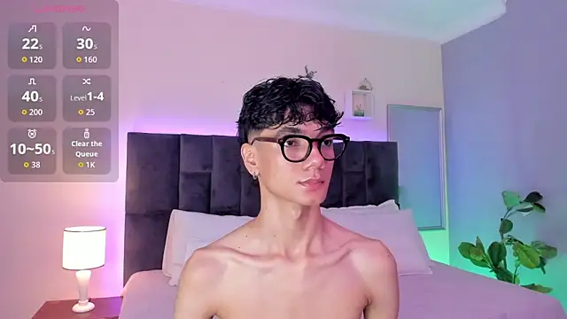 Phillicious   online show from 01.05.26