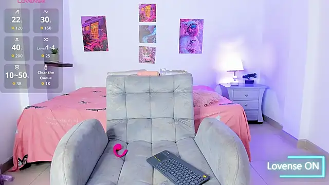 Snapshot of mia_purplee chatting on 09.28.25 mia purplee online show from 09.28.25