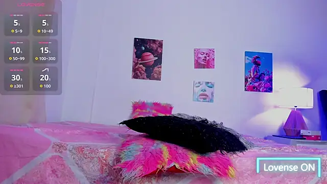 Snapshot of mia_purplee chatting on 10.01.25 mia purplee online show from 10.01.25