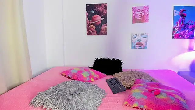 Snapshot of mia_purplee chatting on 10.02.25 mia purplee online show from 10.02.25