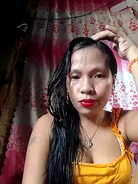 Snapshot of HotNaughtyGirl23 chatting on 09.18.25 HotNaughtyGirl23 online show from 09.18.25