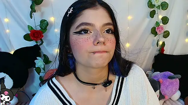 Snapshot of cutee_andrea chatting on 05.19.26 cutee andrea online show from 05.19.26