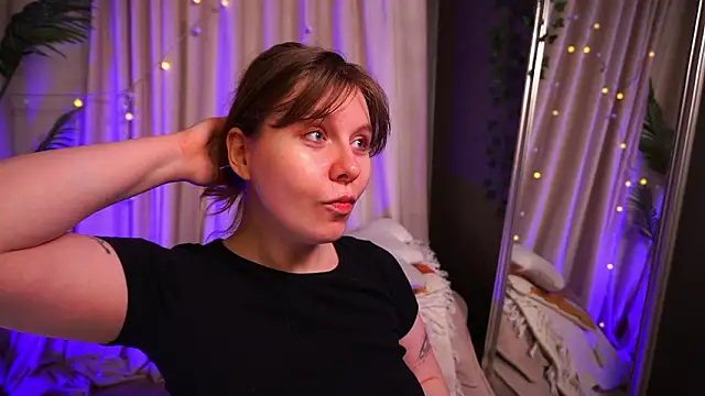 Snapshot of Sense_Of_Rosemary chatting on 02.08.26 Sense Of Rosemary online show from 02.08.26