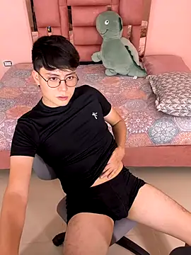 Snapshot of sexydany_ chatting on 10.13.25 sexydany online show from 10.13.25