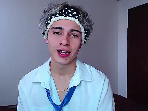 john vichenso online show from 10.31.25