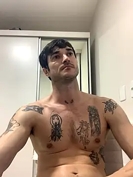 Snapshot of Fubinha chatting on 10.16.25 Fubinha online show from 10.16.25