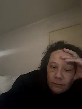 Snapshot of zeousseelphie chatting on 09.27.25 zeousseelphie online show from 09.27.25