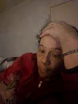 Snapshot of zeousseelphie chatting on 10.17.25 zeousseelphie online show from 10.17.25