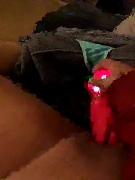 Snapshot of zeousseelphie chatting on 10.25.25 zeousseelphie online show from 10.25.25