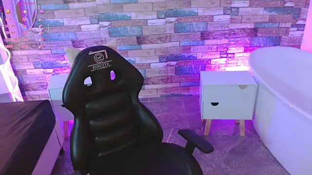 ZURY TAY online show from 09.10.25