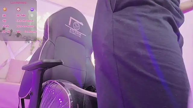 ZURY TAY online show from 04.10.26