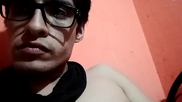 Snapshot of Hay-Viene-El-Huyy chatting on 04.22.26 Hay-Viene-El-Huyy online show from 04.22.26