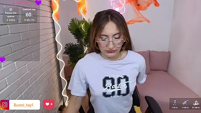 Bunni tay online show from 10.11.25