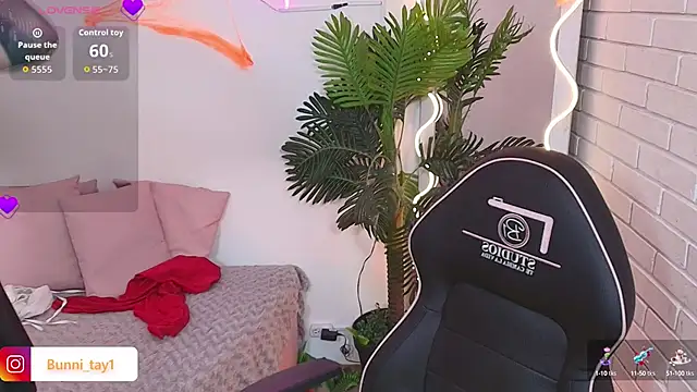 Bunni tay online show from 10.16.25