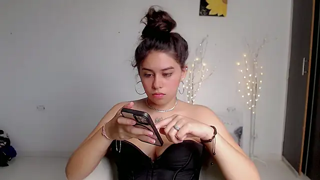 Darlyn big online show from 10.03.25