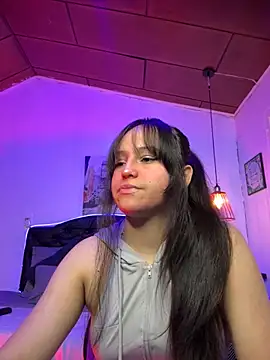 Eymmy 24 online show from 10.15.25