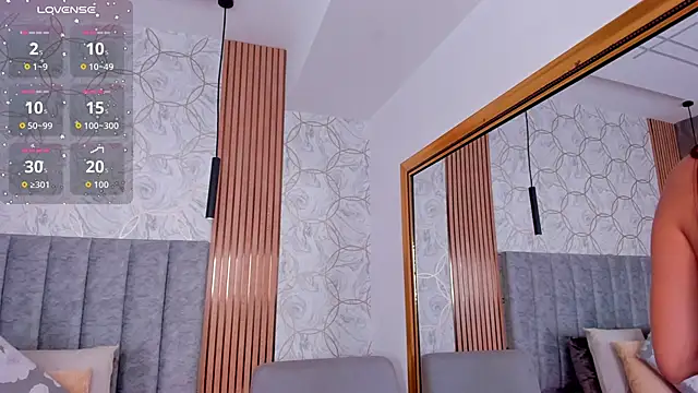 Snapshot of sarahyessica chatting on 10.23.25 sarahyessica online show from 10.23.25