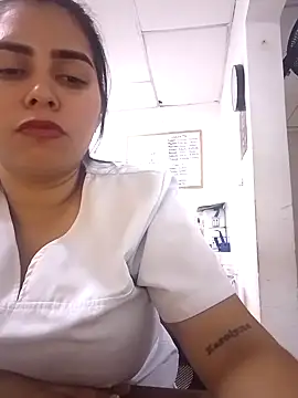 Snapshot of yesi-nursehot chatting on 09.13.25 yesi-nursehot online show from 09.13.25