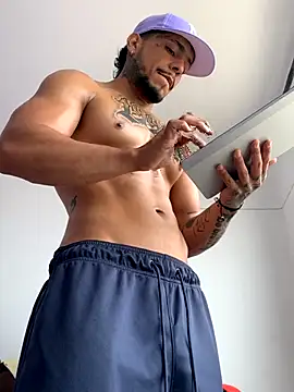 Snapshot of DeimonOficial chatting on 09.25.25 DeimonOficial online show from 09.25.25