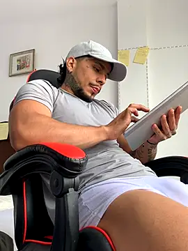 Snapshot of DeimonOficial chatting on 09.27.25 DeimonOficial online show from 09.27.25