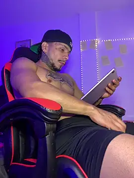 Snapshot of DeimonOficial chatting on 10.03.25 DeimonOficial online show from 10.03.25